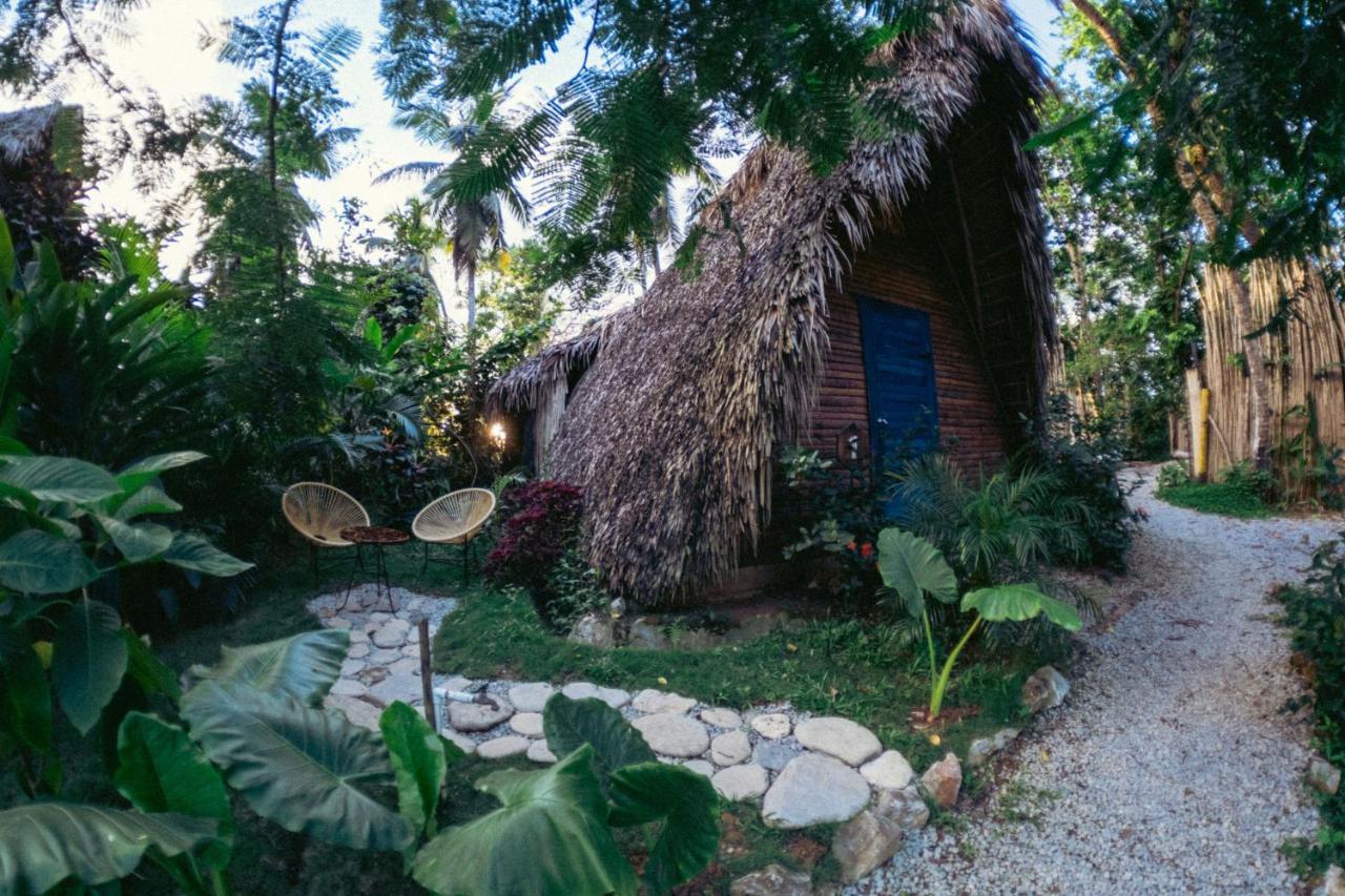 La Colmena Rd Hotel Samana Exterior photo